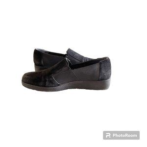 Stuart Weitzman Slip On Suede Walking Shoes Women's Size 10